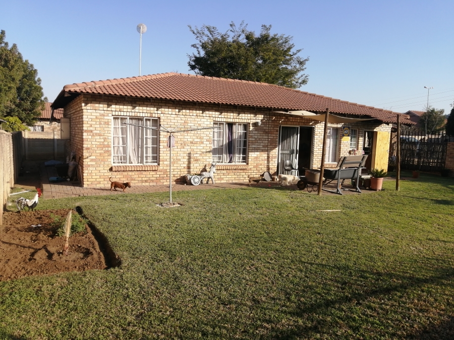 3 Bedroom Property for Sale in Waterkloof East North West